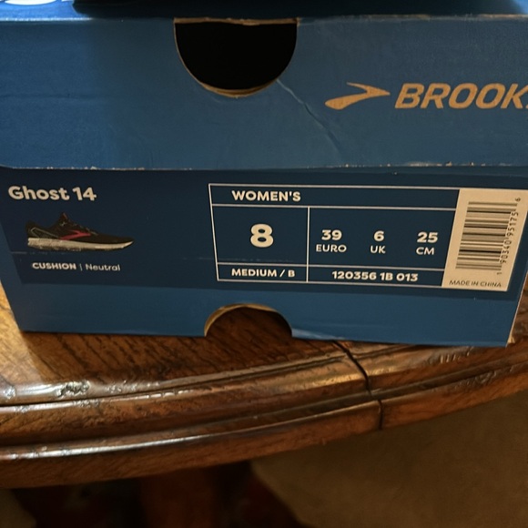 Women’s Brook Ghost 14 Cushion Shoes - Picture 2 of 9